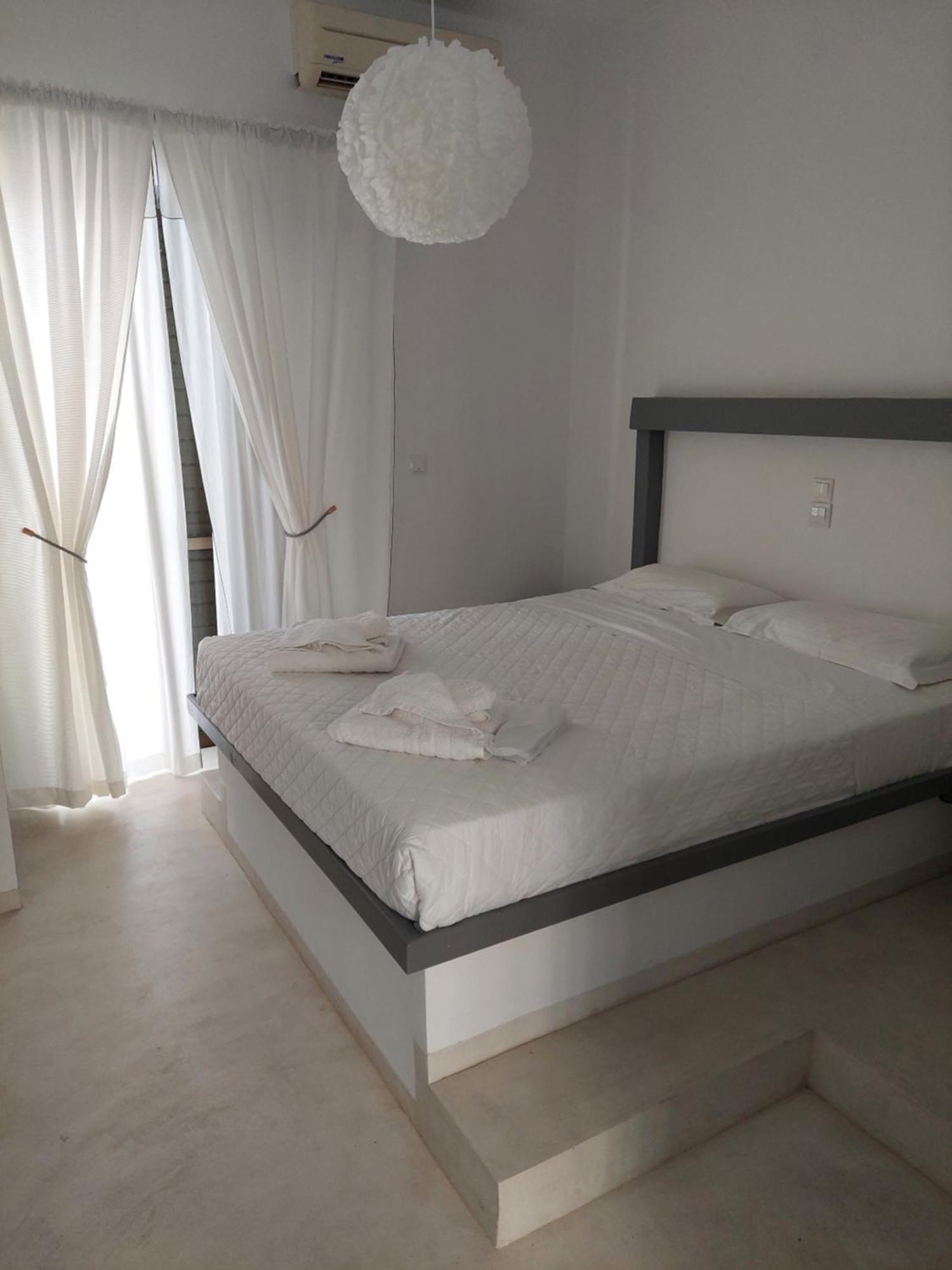 Golden Star Praxitelous Apartment Agia Marina  ภายนอก รูปภาพ